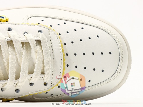 Nike Air Force 1 Sneaker in Weiß mit gelben Blüten 2