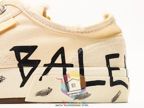 נעלי Balenciaga Paris Low Top עם גרפיטי בשני גוונים 2