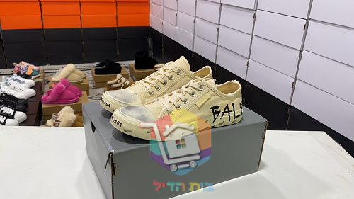 נעלי Balenciaga Paris Low Top עם גרפיטי בשני גוונים 9