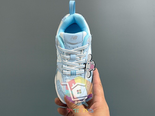 נעלי New Balance 530 לילדים בתשעה גוונים 22