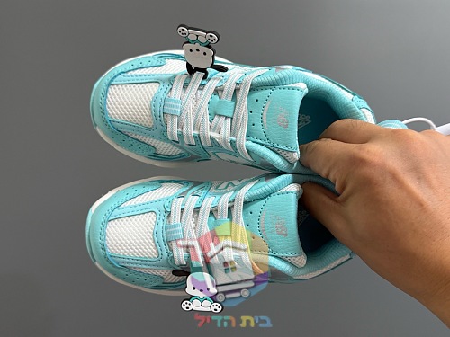 נעלי New Balance 530 לילדים בתשעה גוונים 26