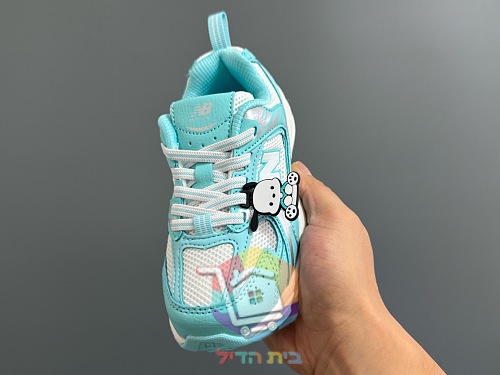 נעלי New Balance 530 לילדים בתשעה גוונים 28