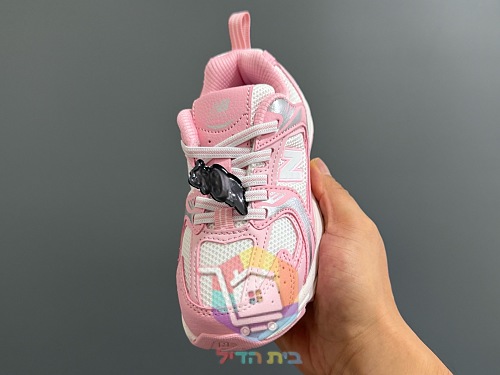 נעלי New Balance 530 לילדים בתשעה גוונים 32