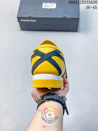 נעלי Onitsuka Tiger Tokuten בשלושה גוונים 12