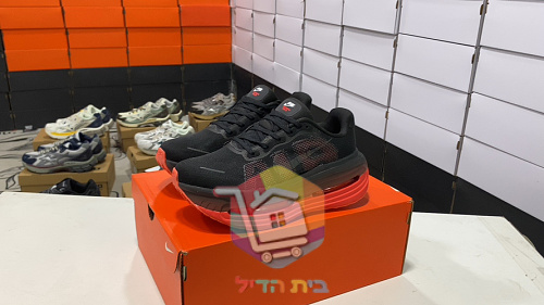 נעלי ריצה Nike Vomero Premium שחור, אדום 1