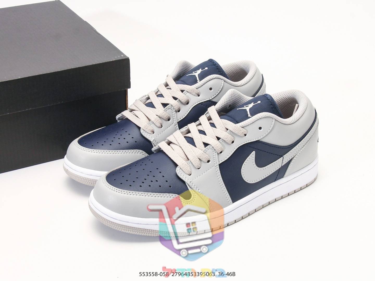נעלי סניקרס Air Jordan 1 Low בשני גוונים