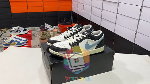 נעלי סניקרס Air Jordan 1 Low בשני גוונים 20