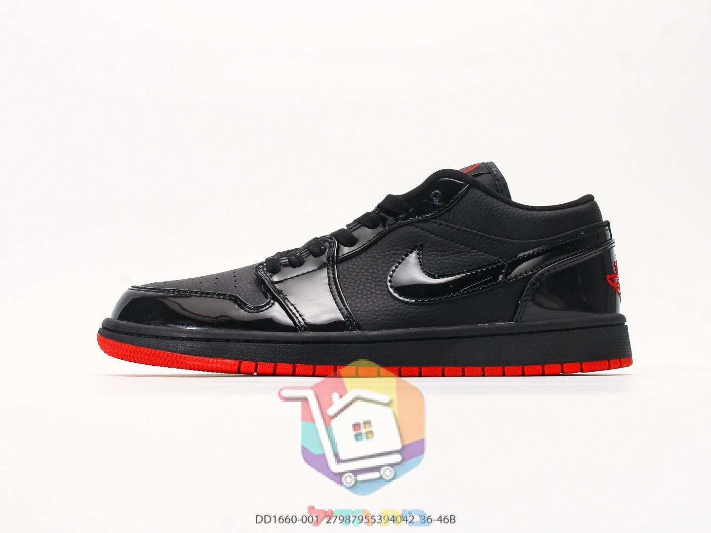 נעלי Air Jordan 1 Low שחור לכה עם סוליה אדומה