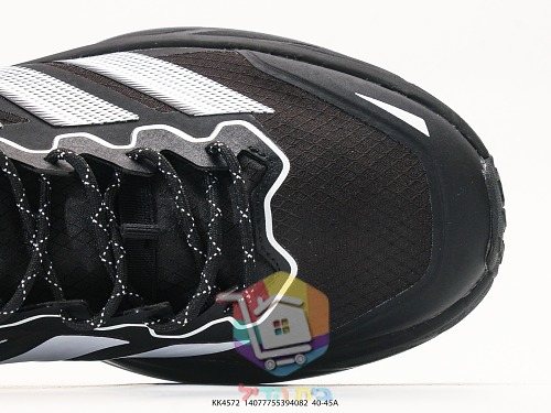 נעלי שטח adidas Terrex בחמישה גוונים 32