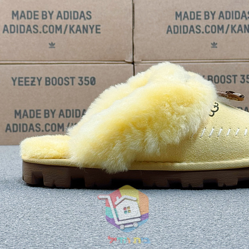 כפכפי UGG Coquette חום, צהוב 11
