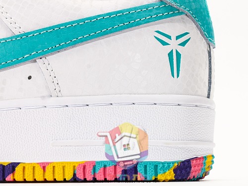 נעלי Nike Air Force 1 Low Kobe Bryant לבן עם סוליה צבעונית 3