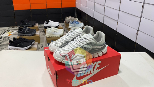 Sneakers Nike Zoom Skylon 11, quattro colorazioni 20