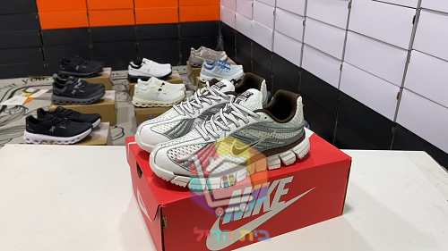 Sneakers Nike Zoom Skylon 11, quattro colorazioni 40