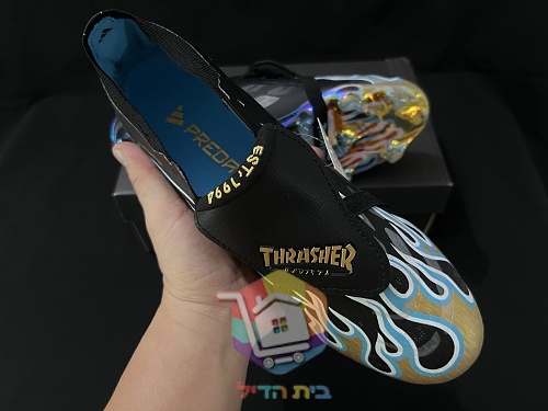 נעלי כדורגל adidas Predator x Thrasher, שחור עם להבות 3