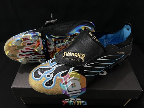 נעלי כדורגל adidas Predator x Thrasher, שחור עם להבות 8