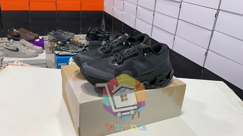Scarpe da running On Cloudmonster Void, nero totale 1