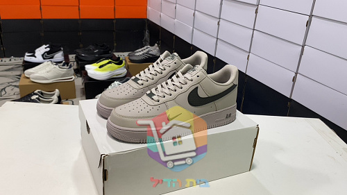 Sneakers Nike Air Force 1 '07, grigio o bianco e blu 10