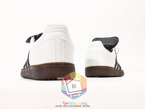 Sneakers adidas in due modelli, Samba LT e Samba Wales Bonner con borchie 4