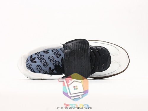 Sneakers adidas in due modelli, Samba LT e Samba Wales Bonner con borchie 7