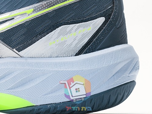 Scarpe ASICS in due modelli, Court FF 3 e Sky Elite FF MT 4 4
