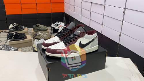 נעלי Air Jordan 1 Low בורדו ושמנת, בורדו ואפור 11