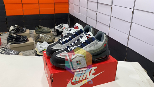 נעלי Nike Air Max 95 בארבעה גוונים 28