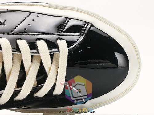 Converse One Star in schwarzem Lackleder 2