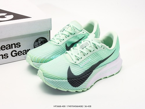Nike Trailschuhe in Mintgrün 10
