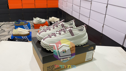 Nike Trailschuhe in zwei Farben 20