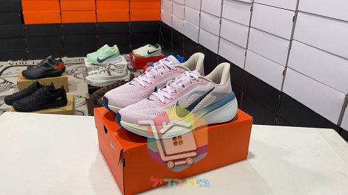 Nike Laufschuhe aus Mesh, in fünf Farben 42