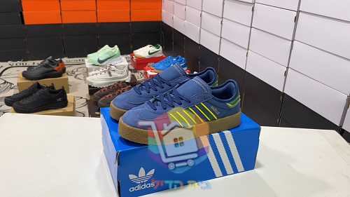 adidas Sneaker aus Wildleder mit Kreppsohle, in zwei Farben 10