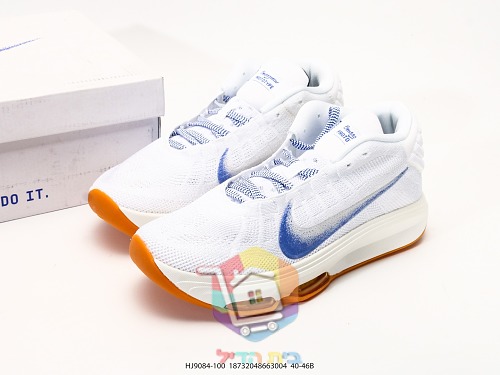 נעלי כדורסל Nike לבנות עם סוליית גומי 10