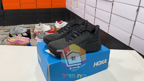 נעלי ריצה HOKA שחורות 9