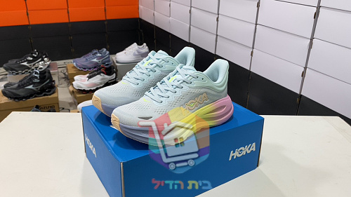 נעלי ריצה HOKA Bondi לבנות עם סוליה בגווני פסטל 1