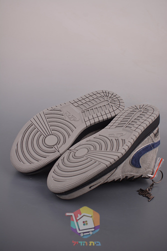 נעלי Air Jordan 1 Low מזמש אפור 6