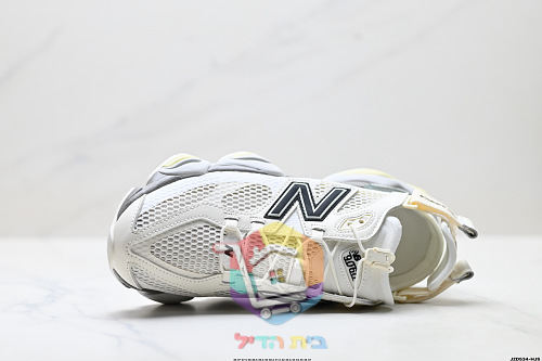 נעלי New Balance 9060 לבן, שמנת 17