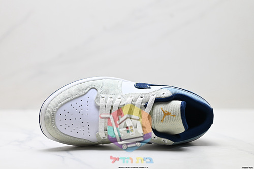 נעלי Air Jordan 1 Low בארבעה גוונים לגברים 17