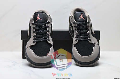 נעלי Air Jordan 1 Low בארבעה גוונים לגברים 21