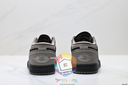 נעלי Air Jordan 1 Low בארבעה גוונים לגברים 22