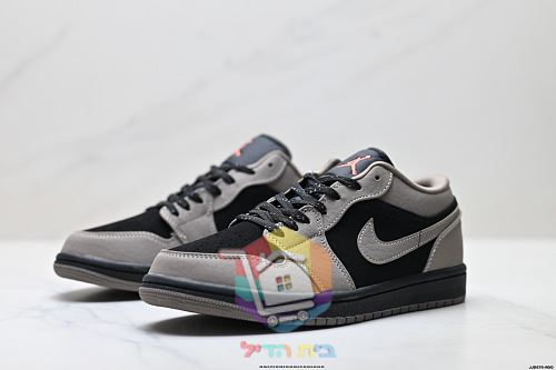 נעלי Air Jordan 1 Low בארבעה גוונים לגברים 24