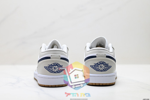 נעלי Air Jordan 1 Low בארבעה גוונים לגברים 31