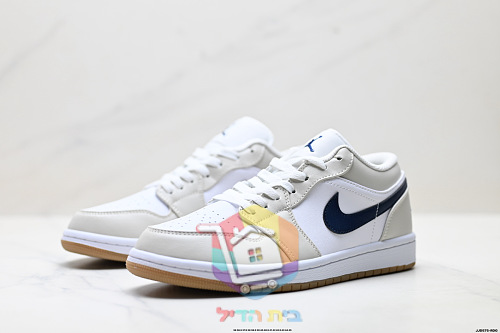 נעלי Air Jordan 1 Low בארבעה גוונים לגברים 33