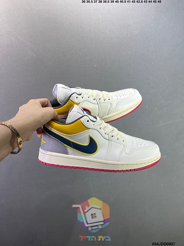 נעלי Air Jordan 1 Low בארבעה גוונים 1