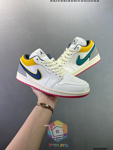 נעלי Air Jordan 1 Low בארבעה גוונים 2
