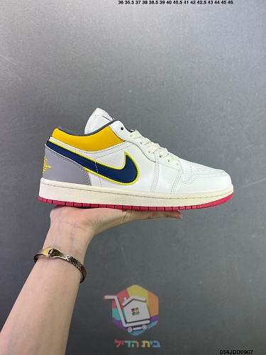 נעלי Air Jordan 1 Low בארבעה גוונים 9