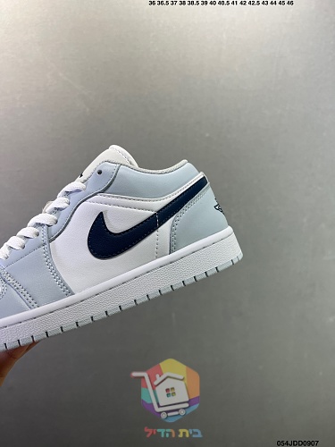 נעלי Air Jordan 1 Low בארבעה גוונים 31
