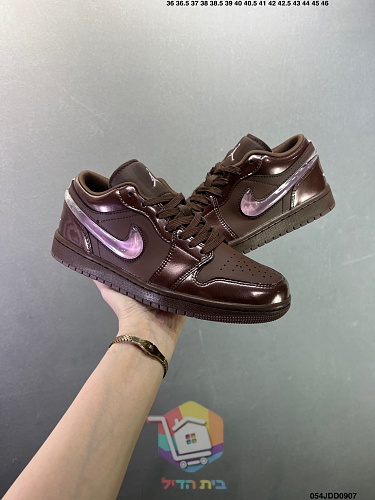 נעלי Air Jordan 1 Low בארבעה גוונים 38
