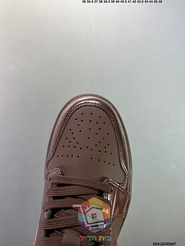 נעלי Air Jordan 1 Low בארבעה גוונים 41