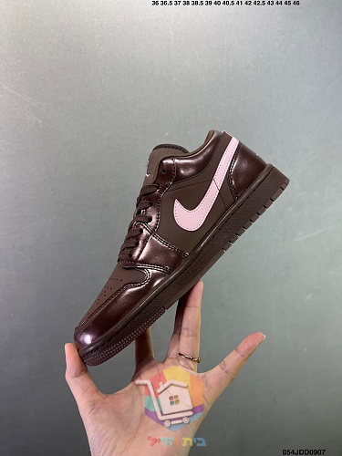 נעלי Air Jordan 1 Low בארבעה גוונים 43