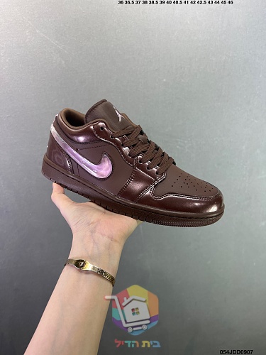 נעלי Air Jordan 1 Low בארבעה גוונים 44